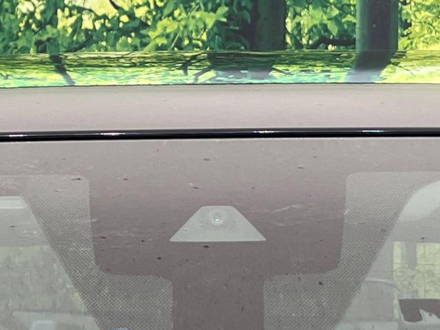 キックス Ｘ　純正９型ナビ　全周囲カメラ　衝突軽減　プロパイロット　２トーンルーフ　コーナーセンサー　ＬＥＤヘッド　オートハイビーム　デジタルインナーミラー　ＥＴＣ　車線逸脱警報　革巻きステアリング　スマートキー（53枚目）