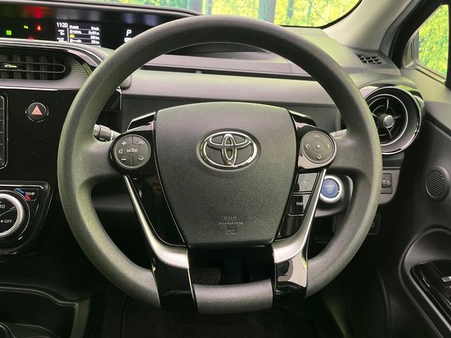 アクア Sスタイルブラック 後期 純正ナビ バックカメラ 衝突軽減 コーナーセンサー オートハイビーム 車線逸脱警報 先行車発進告知機能 オートエアコン スマートキー 横滑り防止装置 Bluetooth CD再生 ドアバイザー(11枚目)