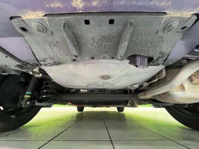 アクア Sスタイルブラック 後期 純正ナビ バックカメラ 衝突軽減 コーナーセンサー オートハイビーム 車線逸脱警報 先行車発進告知機能 オートエアコン スマートキー 横滑り防止装置 Bluetooth CD再生 ドアバイザー(19枚目)