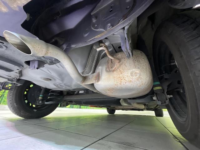 アクア Sスタイルブラック 後期 純正ナビ バックカメラ 衝突軽減 コーナーセンサー オートハイビーム 車線逸脱警報 先行車発進告知機能 オートエアコン スマートキー 横滑り防止装置 Bluetooth CD再生 ドアバイザー(21枚目)