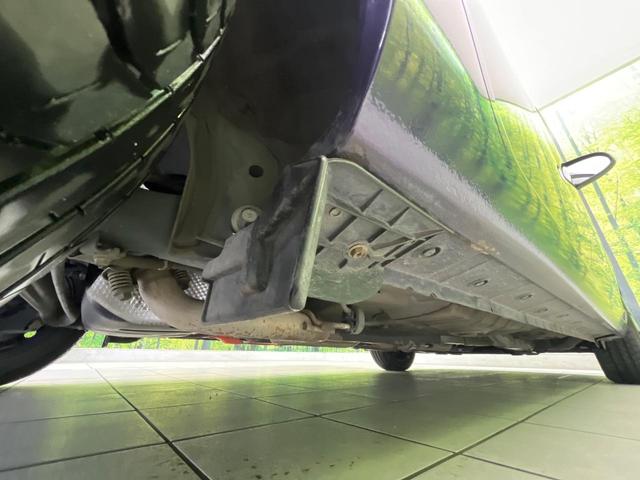 アクア Sスタイルブラック 後期 純正ナビ バックカメラ 衝突軽減 コーナーセンサー オートハイビーム 車線逸脱警報 先行車発進告知機能 オートエアコン スマートキー 横滑り防止装置 Bluetooth CD再生 ドアバイザー(22枚目)