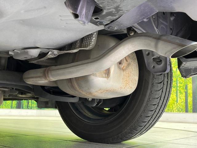 アクア Sスタイルブラック 後期 純正ナビ バックカメラ 衝突軽減 コーナーセンサー オートハイビーム 車線逸脱警報 先行車発進告知機能 オートエアコン スマートキー 横滑り防止装置 Bluetooth CD再生 ドアバイザー(23枚目)