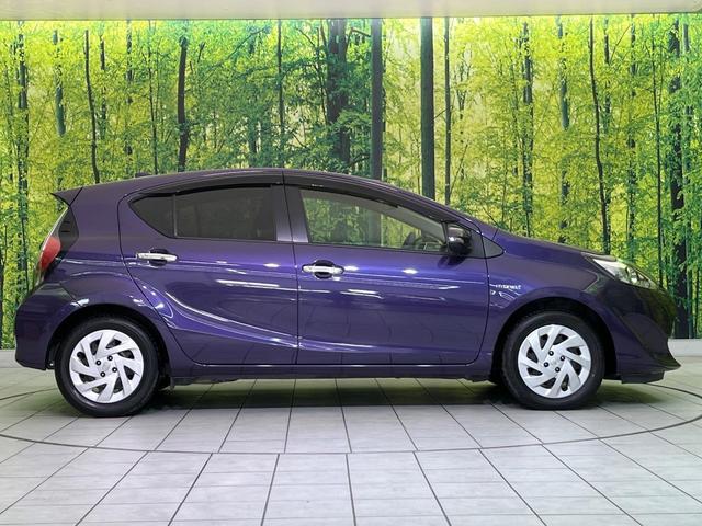 アクア Sスタイルブラック 後期 純正ナビ バックカメラ 衝突軽減 コーナーセンサー オートハイビーム 車線逸脱警報 先行車発進告知機能 オートエアコン スマートキー 横滑り防止装置 Bluetooth CD再生 ドアバイザー(28枚目)