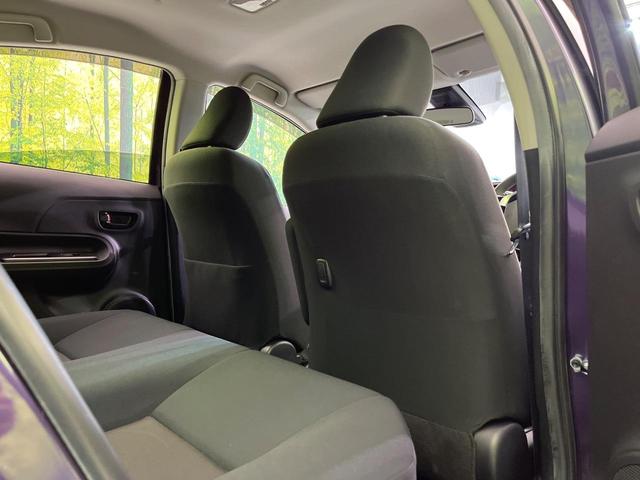 アクア Sスタイルブラック 後期 純正ナビ バックカメラ 衝突軽減 コーナーセンサー オートハイビーム 車線逸脱警報 先行車発進告知機能 オートエアコン スマートキー 横滑り防止装置 Bluetooth CD再生 ドアバイザー(35枚目)