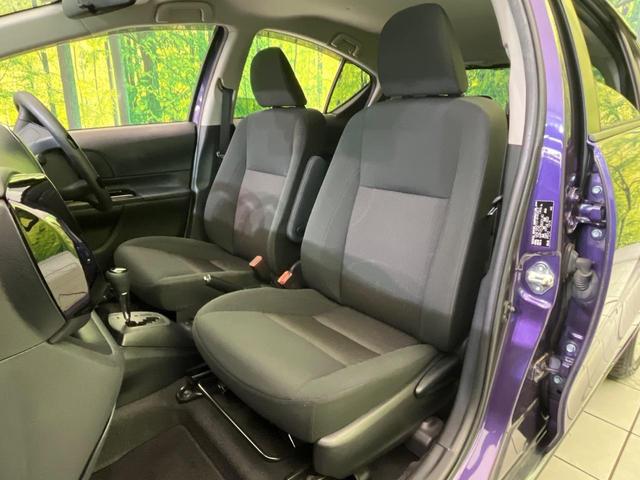 アクア Sスタイルブラック 後期 純正ナビ バックカメラ 衝突軽減 コーナーセンサー オートハイビーム 車線逸脱警報 先行車発進告知機能 オートエアコン スマートキー 横滑り防止装置 Bluetooth CD再生 ドアバイザー(37枚目)