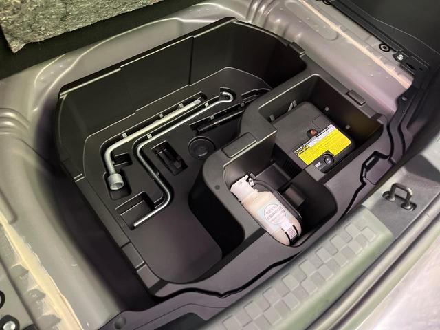 アクア Sスタイルブラック 後期 純正ナビ バックカメラ 衝突軽減 コーナーセンサー オートハイビーム 車線逸脱警報 先行車発進告知機能 オートエアコン スマートキー 横滑り防止装置 Bluetooth CD再生 ドアバイザー(64枚目)