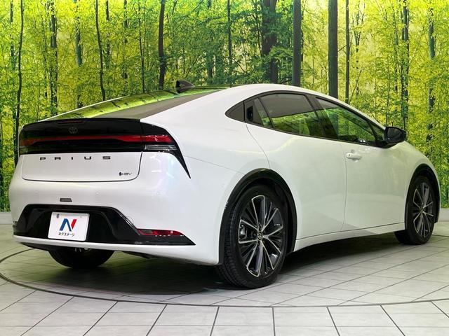 プリウス Z 4WD ガラスルーフ 全周囲カメラ デジタルミラー 衝突軽減 レーダークルーズ ブラインドスポットモニター 電動リアゲート シートエアコン パワーシート コーナーセンサー LEDヘッド ワイヤレス充電(17枚目)