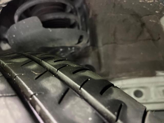 プリウス Z 4WD ガラスルーフ 全周囲カメラ デジタルミラー 衝突軽減 レーダークルーズ ブラインドスポットモニター 電動リアゲート シートエアコン パワーシート コーナーセンサー LEDヘッド ワイヤレス充電(20枚目)