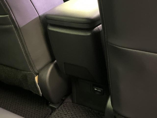 プリウス Z 4WD ガラスルーフ 全周囲カメラ デジタルミラー 衝突軽減 レーダークルーズ ブラインドスポットモニター 電動リアゲート シートエアコン パワーシート コーナーセンサー LEDヘッド ワイヤレス充電(40枚目)