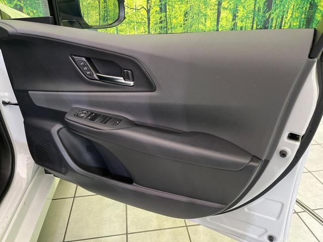 プリウス Z 4WD ガラスルーフ 全周囲カメラ デジタルミラー 衝突軽減 レーダークルーズ ブラインドスポットモニター 電動リアゲート シートエアコン パワーシート コーナーセンサー LEDヘッド ワイヤレス充電(41枚目)