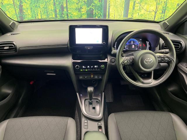 ヤリスクロス Z 全周囲カメラ 衝突軽減装置 レーダークルーズ ディスプレイオーディオ シートヒーター ステアリングヒーター パワーシート コーナーセンサー スマートキー LEDヘッド ETC 純正18インチAW(2枚目)