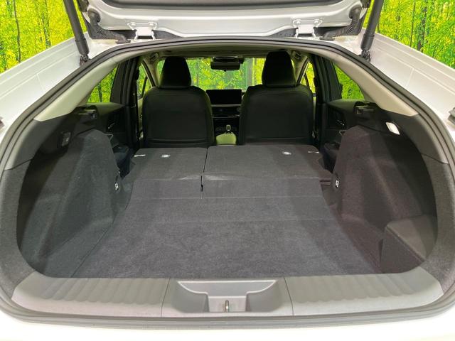 プリウス Z ガラスルーフ 全周囲カメラ 衝突軽減 レーダークルーズ ブラインドスポットモニター 電動リアゲート シートエアコン パワーシート コーナーセンサー スマートキー LEDヘッド ETC ワイヤレス充電(10枚目)