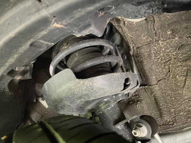 プリウス Z ガラスルーフ 全周囲カメラ 衝突軽減 レーダークルーズ ブラインドスポットモニター 電動リアゲート シートエアコン パワーシート コーナーセンサー スマートキー LEDヘッド ETC ワイヤレス充電(20枚目)