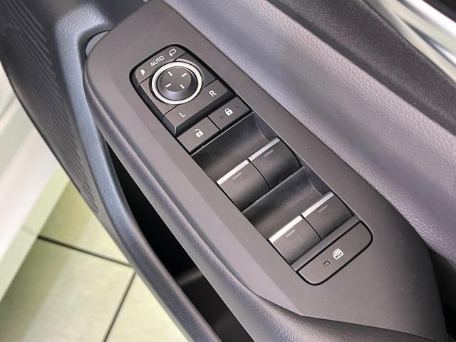 プリウス Z ガラスルーフ 全周囲カメラ 衝突軽減 レーダークルーズ ブラインドスポットモニター 電動リアゲート シートエアコン パワーシート コーナーセンサー スマートキー LEDヘッド ETC ワイヤレス充電(46枚目)