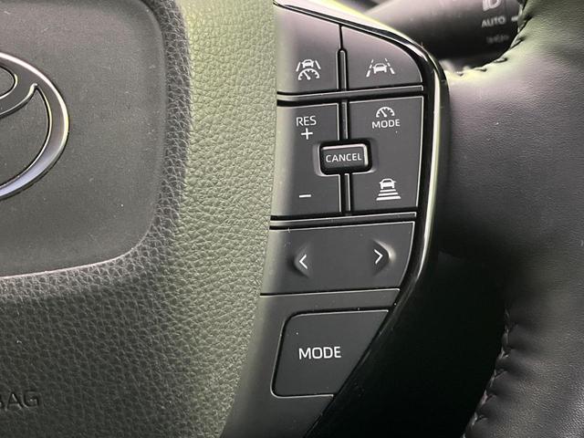 プリウス Ｚ　１２．３型ディスプレイオーディオ　全周囲カメラ　衝突軽減装置　レーダークルーズ　電動リアゲート　パワーシート　コーナーセンサー　スマートキー　ＬＥＤヘッド　ＥＴＣ　純正１９インチＡＷ　車線逸脱警報（5枚目）