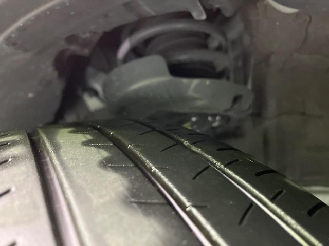 プリウス Ｚ　１２．３型ディスプレイオーディオ　全周囲カメラ　衝突軽減装置　レーダークルーズ　電動リアゲート　パワーシート　コーナーセンサー　スマートキー　ＬＥＤヘッド　ＥＴＣ　純正１９インチＡＷ　車線逸脱警報（20枚目）