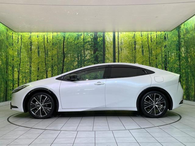 プリウス Ｚ　１２．３型ディスプレイオーディオ　全周囲カメラ　衝突軽減装置　レーダークルーズ　電動リアゲート　パワーシート　コーナーセンサー　スマートキー　ＬＥＤヘッド　ＥＴＣ　純正１９インチＡＷ　車線逸脱警報（24枚目）