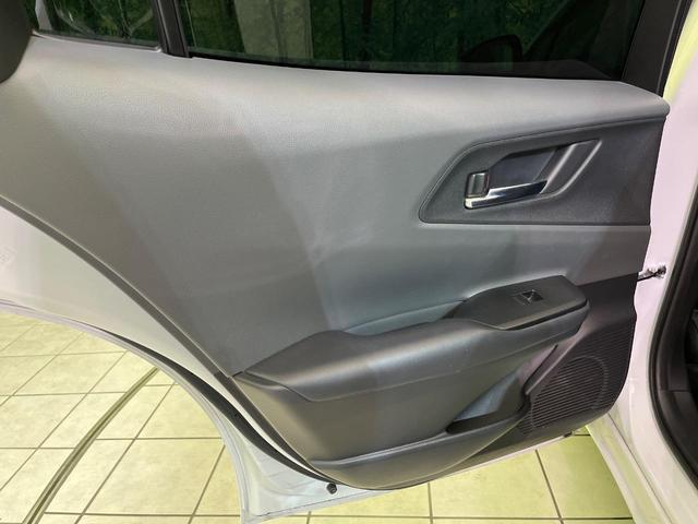 プリウス Ｚ　１２．３型ディスプレイオーディオ　全周囲カメラ　衝突軽減装置　レーダークルーズ　電動リアゲート　パワーシート　コーナーセンサー　スマートキー　ＬＥＤヘッド　ＥＴＣ　純正１９インチＡＷ　車線逸脱警報（39枚目）