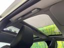 【パノラマルーフ】大型のガラスルーフ搭載で車内の解放感が一気にアップ!開放的なドライブをお楽しみいただけます。