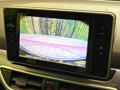 【バックカメラ】駐車時に後方がリアルタイム映像で確認できます。大型商業施設や立体駐車場での駐車時や、夜間のバック時に大活躍！運転スキルに関わらず、今や必須となった装備のひとつです！ 4