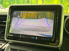 【バックカメラ】駐車時に後方がリアルタイム映像で確認できます。大型商業施設や立体駐車場での駐車時や、夜間のバック時に大活躍！運転スキルに関わらず、今や必須となった装備のひとつです！ 5