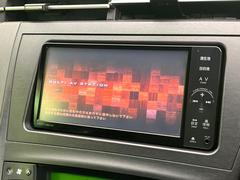 【メーカー純正ナビ】インテリアに溶け込むスタイリッシュな「専用設計」メーカーナビを装備♪視認性や操作性など基本性能にも優れ、より上質なカーライフをお楽しみいただけます。 3