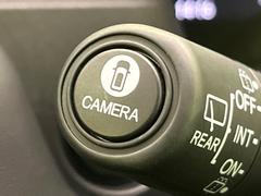 【マルチテレインモニター】車のフロントやサイドのカメラ画像を同時にモニター表示することで、悪路や狭い道を走行時でも周囲の状況確認ができ安心！本格ＳＵＶにうれしい装備です♪ 4