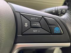 【両側パワースライドドア】スマートキーや運転席のスイッチで後席両側スライドドアの開閉が可能♪電動だから力を入れてドアを開ける必要が無く、小さなお子様でも簡単に開け閉めでき快適です♪ 3