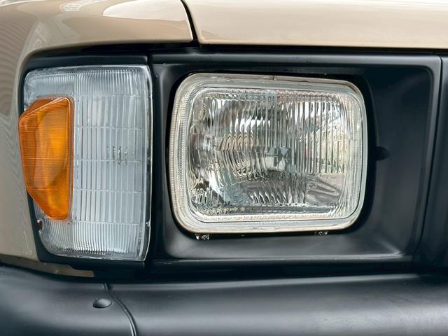 ハイラックスサーフ ＳＳＲリミテッド　ＳＳＲリミテッド　５人乗り　サンルーフ　ウッドコンビステア　ＥＴＣ　ヨコハマジオランダーＭＴタイヤ　新品マッドブラックホイール　新品コーナーレンズ　メッキフェンダーアーチモール（13枚目）