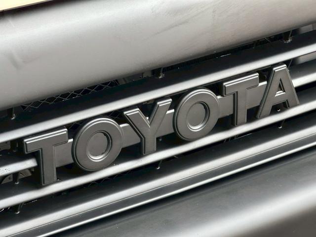 ハイラックスサーフ ＳＳＲリミテッド　ＳＳＲリミテッド　５人乗り　サンルーフ　ウッドコンビステア　ＥＴＣ　ヨコハマジオランダーＭＴタイヤ　新品マッドブラックホイール　新品コーナーレンズ　メッキフェンダーアーチモール（15枚目）