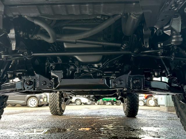 ハイラックスサーフ ＳＳＲリミテッド　ＳＳＲリミテッド　５人乗り　サンルーフ　ウッドコンビステア　ＥＴＣ　ヨコハマジオランダーＭＴタイヤ　新品マッドブラックホイール　新品コーナーレンズ　メッキフェンダーアーチモール（26枚目）