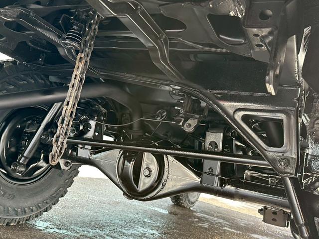 ハイラックスサーフ ＳＳＲリミテッド　ＳＳＲリミテッド　５人乗り　サンルーフ　ウッドコンビステア　ＥＴＣ　ヨコハマジオランダーＭＴタイヤ　新品マッドブラックホイール　新品コーナーレンズ　メッキフェンダーアーチモール（28枚目）