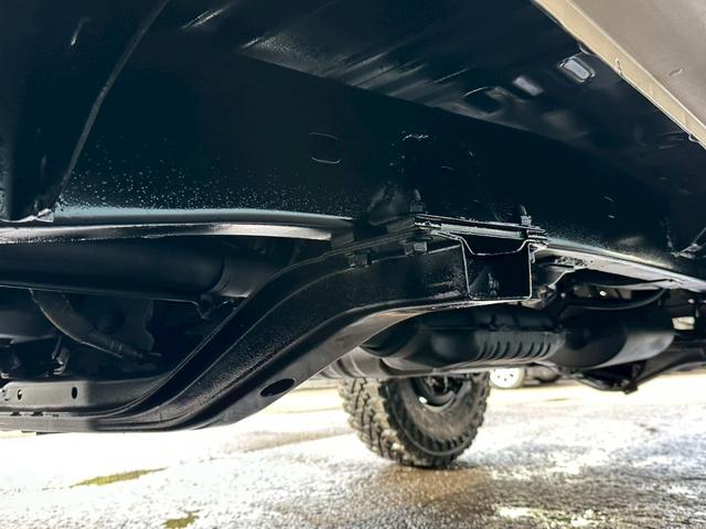 ハイラックスサーフ ＳＳＲリミテッド　ＳＳＲリミテッド　５人乗り　サンルーフ　ウッドコンビステア　ＥＴＣ　ヨコハマジオランダーＭＴタイヤ　新品マッドブラックホイール　新品コーナーレンズ　メッキフェンダーアーチモール（30枚目）