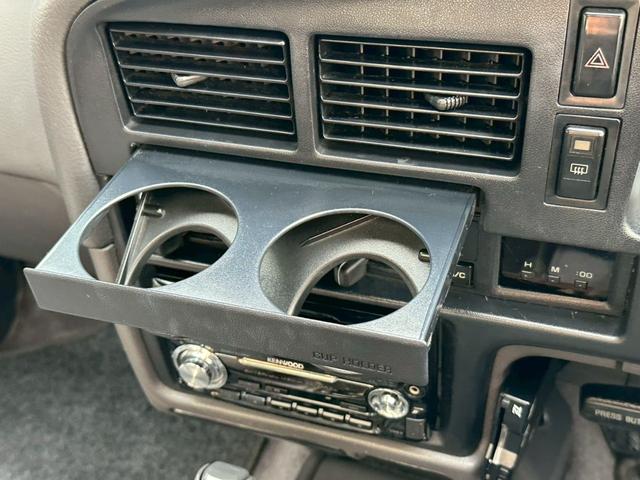 ハイラックスサーフ ＳＳＲリミテッド　ＳＳＲリミテッド　５人乗り　サンルーフ　ウッドコンビステア　ＥＴＣ　ヨコハマジオランダーＭＴタイヤ　新品マッドブラックホイール　新品コーナーレンズ　メッキフェンダーアーチモール（51枚目）