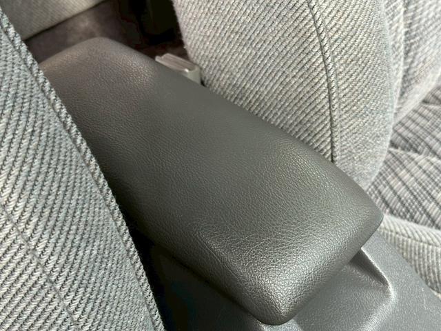 ハイラックスサーフ ＳＳＲリミテッド　ＳＳＲリミテッド　５人乗り　サンルーフ　ウッドコンビステア　ＥＴＣ　ヨコハマジオランダーＭＴタイヤ　新品マッドブラックホイール　新品コーナーレンズ　メッキフェンダーアーチモール（56枚目）