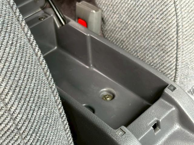 ハイラックスサーフ ＳＳＲリミテッド　ＳＳＲリミテッド　５人乗り　サンルーフ　ウッドコンビステア　ＥＴＣ　ヨコハマジオランダーＭＴタイヤ　新品マッドブラックホイール　新品コーナーレンズ　メッキフェンダーアーチモール（57枚目）