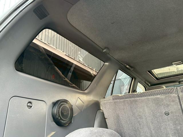 ハイラックスサーフ ＳＳＲリミテッド　ＳＳＲリミテッド　５人乗り　サンルーフ　ウッドコンビステア　ＥＴＣ　ヨコハマジオランダーＭＴタイヤ　新品マッドブラックホイール　新品コーナーレンズ　メッキフェンダーアーチモール（67枚目）