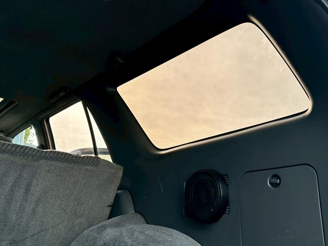 ハイラックスサーフ ＳＳＲリミテッド　ＳＳＲリミテッド　５人乗り　サンルーフ　ウッドコンビステア　ＥＴＣ　ヨコハマジオランダーＭＴタイヤ　新品マッドブラックホイール　新品コーナーレンズ　メッキフェンダーアーチモール（68枚目）