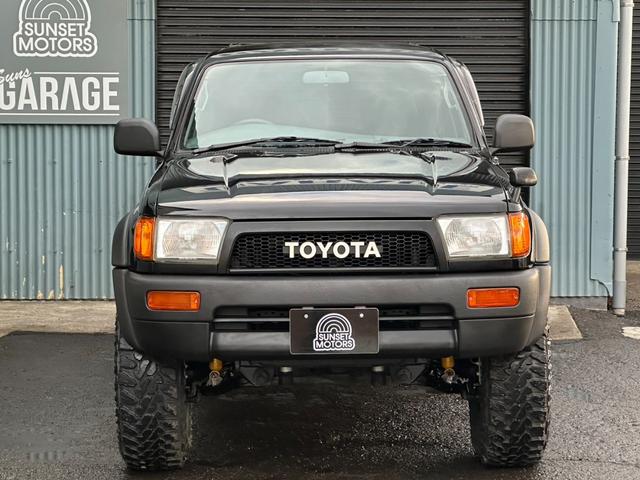 ハイラックスサーフ ＳＳＲ－Ｖリミテッド　ワイド　４ＷＤ　背面タイヤ　２インチリフトアップ　ラプター施工　新品ヨコハマジオランダーＧ００３　ＭＴタイヤ　新品デイトナホイール　　黒レザー調シートカバー　ドアバイザー　下廻りエンドックス施工（2枚目）