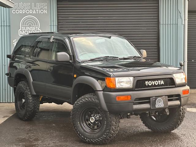 ハイラックスサーフ ＳＳＲ－Ｖリミテッド　ワイド　４ＷＤ　背面タイヤ　２インチリフトアップ　ラプター施工　新品ヨコハマジオランダーＧ００３　ＭＴタイヤ　新品デイトナホイール　　黒レザー調シートカバー　ドアバイザー　下廻りエンドックス施工（3枚目）