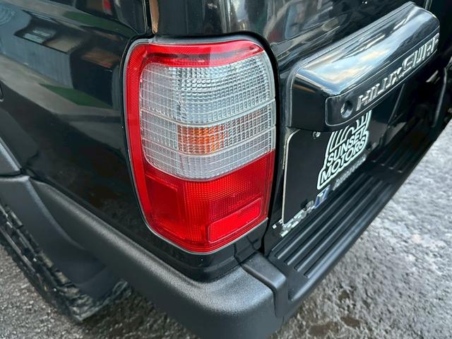 ハイラックスサーフ ＳＳＲ－Ｖリミテッド　ワイド　４ＷＤ　背面タイヤ　２インチリフトアップ　ラプター施工　新品ヨコハマジオランダーＧ００３　ＭＴタイヤ　新品デイトナホイール　　黒レザー調シートカバー　ドアバイザー　下廻りエンドックス施工（15枚目）