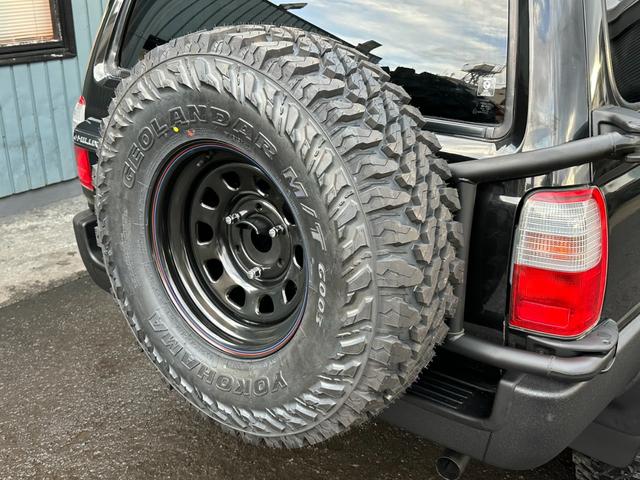 ハイラックスサーフ ＳＳＲ－Ｖリミテッド　ワイド　４ＷＤ　背面タイヤ　２インチリフトアップ　ラプター施工　新品ヨコハマジオランダーＧ００３　ＭＴタイヤ　新品デイトナホイール　　黒レザー調シートカバー　ドアバイザー　下廻りエンドックス施工（23枚目）