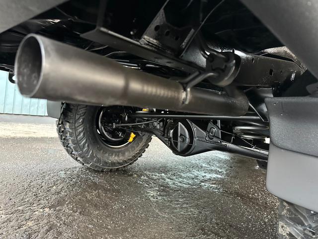 ハイラックスサーフ ＳＳＲ－Ｖリミテッド　ワイド　４ＷＤ　背面タイヤ　２インチリフトアップ　ラプター施工　新品ヨコハマジオランダーＧ００３　ＭＴタイヤ　新品デイトナホイール　　黒レザー調シートカバー　ドアバイザー　下廻りエンドックス施工（27枚目）