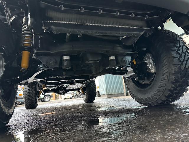 ハイラックスサーフ ＳＳＲ－Ｖリミテッド　ワイド　４ＷＤ　背面タイヤ　２インチリフトアップ　ラプター施工　新品ヨコハマジオランダーＧ００３　ＭＴタイヤ　新品デイトナホイール　　黒レザー調シートカバー　ドアバイザー　下廻りエンドックス施工（29枚目）