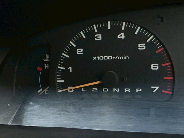 ハイラックスサーフ ＳＳＲ－Ｖリミテッド　ワイド　４ＷＤ　背面タイヤ　２インチリフトアップ　ラプター施工　新品ヨコハマジオランダーＧ００３　ＭＴタイヤ　新品デイトナホイール　　黒レザー調シートカバー　ドアバイザー　下廻りエンドックス施工（46枚目）