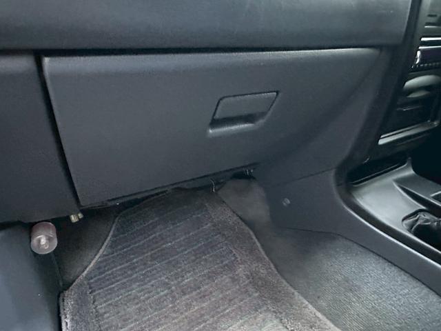 ハイラックスサーフ ＳＳＲ－Ｖリミテッド　ワイド　４ＷＤ　背面タイヤ　２インチリフトアップ　ラプター施工　新品ヨコハマジオランダーＧ００３　ＭＴタイヤ　新品デイトナホイール　　黒レザー調シートカバー　ドアバイザー　下廻りエンドックス施工（56枚目）