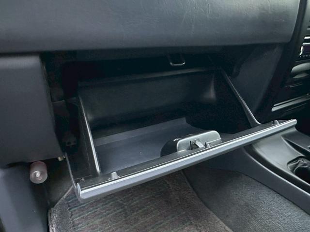 ハイラックスサーフ ＳＳＲ－Ｖリミテッド　ワイド　４ＷＤ　背面タイヤ　２インチリフトアップ　ラプター施工　新品ヨコハマジオランダーＧ００３　ＭＴタイヤ　新品デイトナホイール　　黒レザー調シートカバー　ドアバイザー　下廻りエンドックス施工（57枚目）