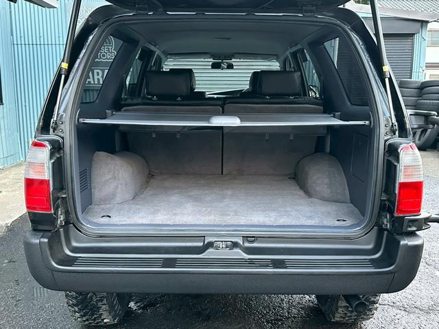 ハイラックスサーフ ＳＳＲ－Ｖリミテッド　ワイド　４ＷＤ　背面タイヤ　２インチリフトアップ　ラプター施工　新品ヨコハマジオランダーＧ００３　ＭＴタイヤ　新品デイトナホイール　　黒レザー調シートカバー　ドアバイザー　下廻りエンドックス施工（63枚目）