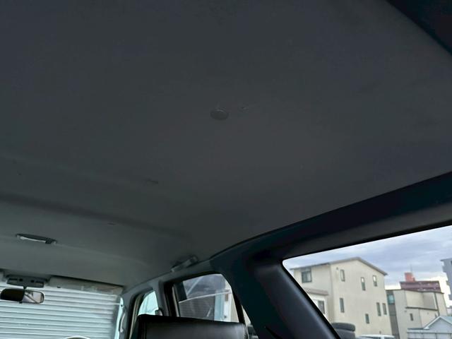 ハイラックスサーフ ＳＳＲ－Ｖリミテッド　ワイド　４ＷＤ　背面タイヤ　２インチリフトアップ　ラプター施工　新品ヨコハマジオランダーＧ００３　ＭＴタイヤ　新品デイトナホイール　　黒レザー調シートカバー　ドアバイザー　下廻りエンドックス施工（69枚目）