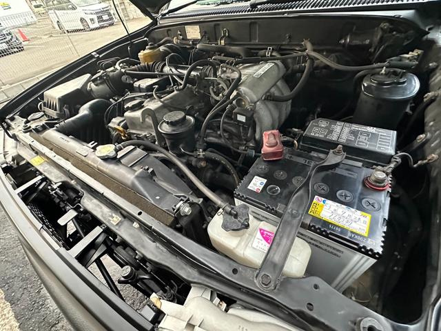 ハイラックスサーフ ＳＳＲ－Ｖリミテッド　ワイド　４ＷＤ　背面タイヤ　２インチリフトアップ　ラプター施工　新品ヨコハマジオランダーＧ００３　ＭＴタイヤ　新品デイトナホイール　　黒レザー調シートカバー　ドアバイザー　下廻りエンドックス施工（73枚目）